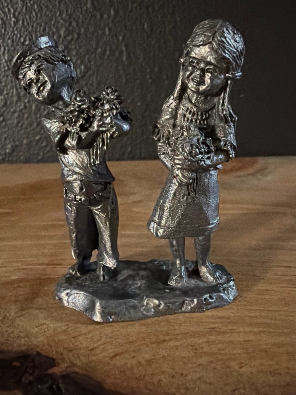 VINTAGE 1978 Michael Ricker Pewter First date Numbered 140/1000 Boy Girl Flowers